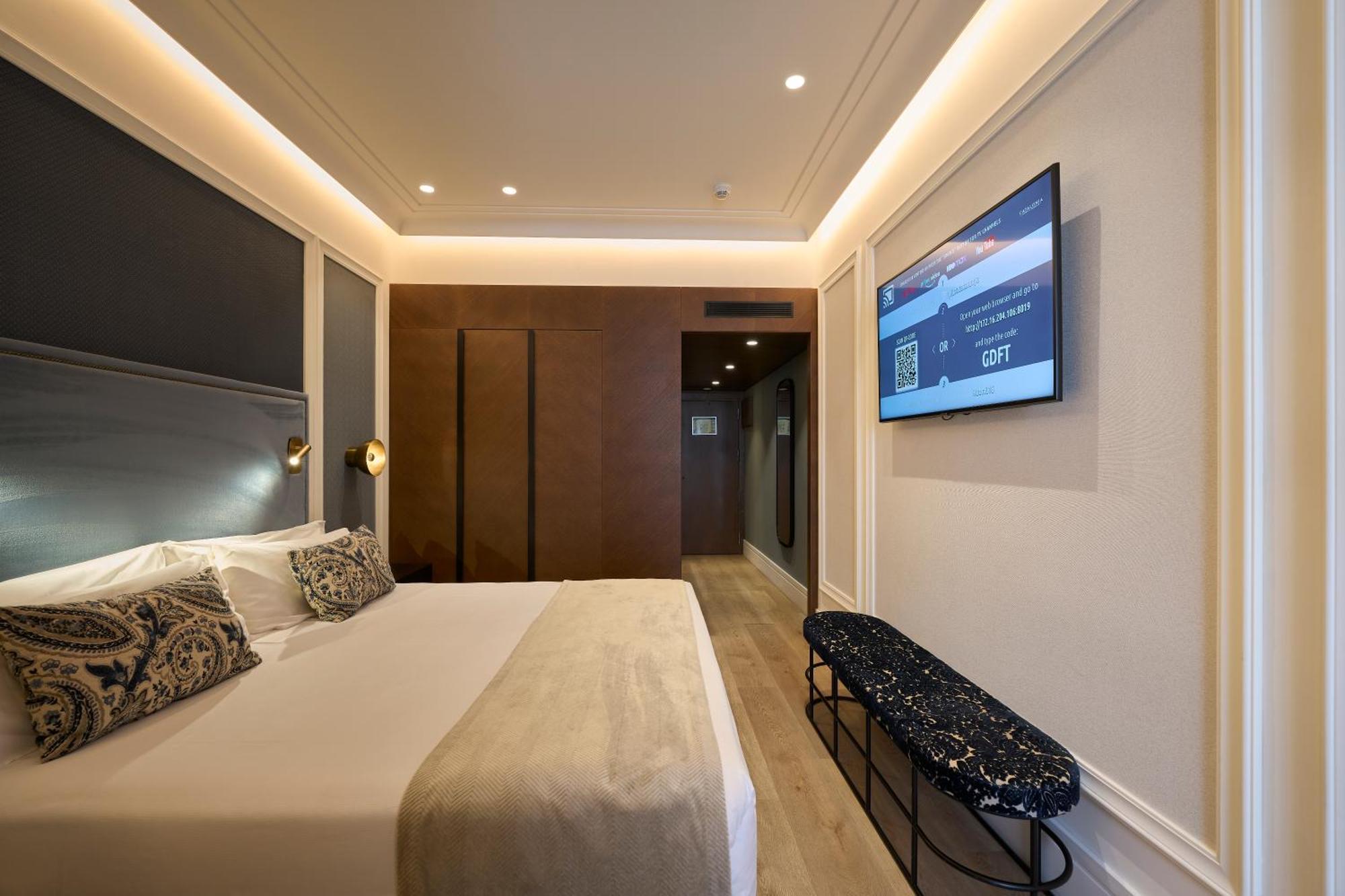 Catalonia Plaza Catalunya Hotel 4*
